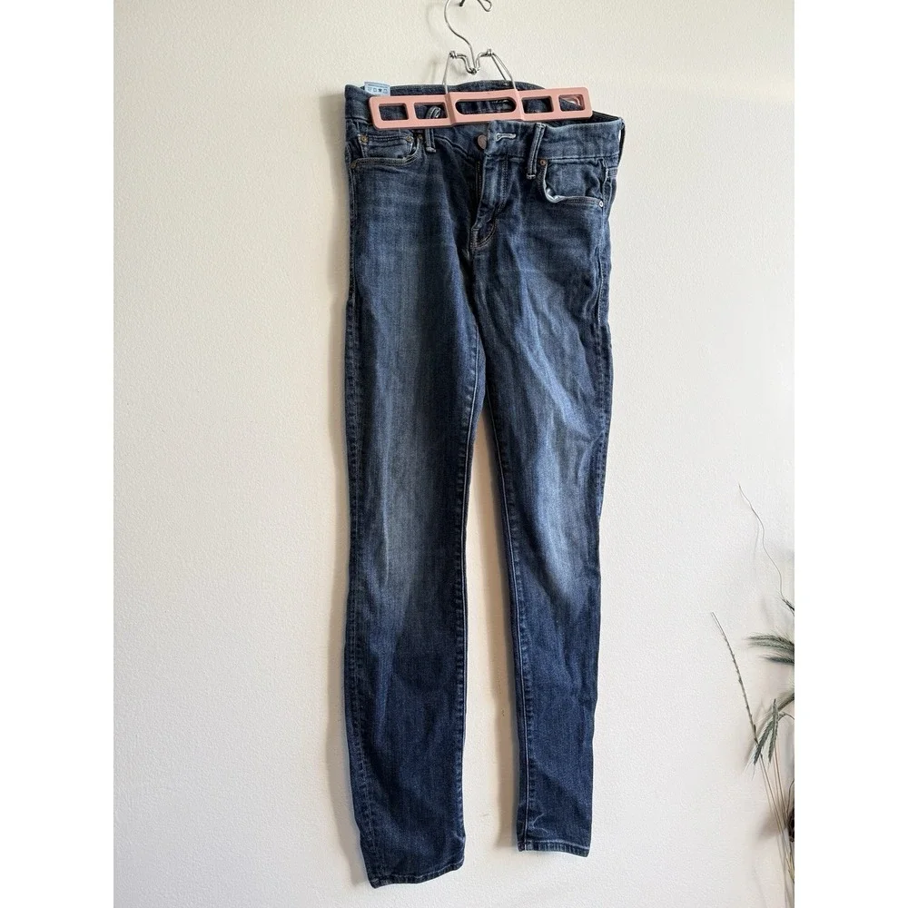 MOTHER The Looker Classic Medium Kitty Mid Wash Low Rise Skinny Jeans